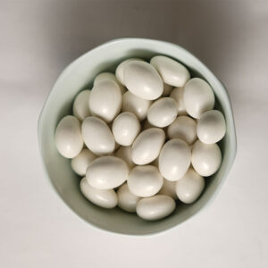 ALMENDRA CON CHOCOLATE CONFITADA BLANCA
